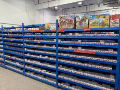 -逝水玩具折扣店