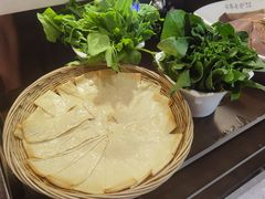 -老房老舍重庆火锅(假日城市店)