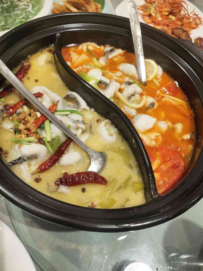 老谭记海鲜楼-"开在单位不远处的一家饭店,以前原名叫余记.