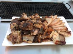 烤香猪-锅贴杨一手特色豆花烤鱼饭店(荔波美食街店)