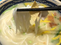 -新世界·过桥米线宴