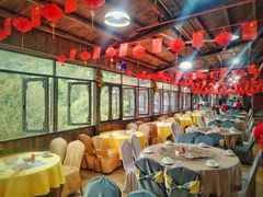 -鲤鱼塘农家山庄