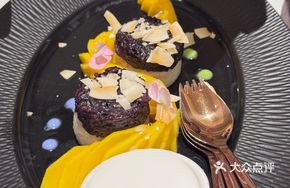 Fragrant Mango Rainbow Sticky Rice