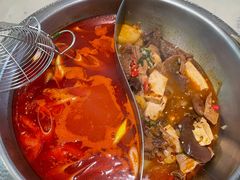 牛杂鸳鸯锅-左庭右院鲜牛肉火锅(浦江欢乐颂店)