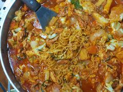 -亲昵春川鸡排(韩国美食街店)