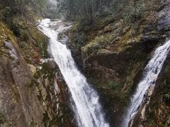-燕子河大峡谷天坑仙境