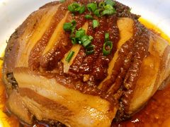 梅菜扣肉-胡桃里音乐酒馆(万科城市广场店)