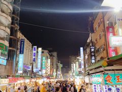 -六合夜市