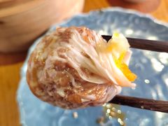 蛋黄纸皮烧卖-鑫震源·苏式大虾生煎(山塘街店)