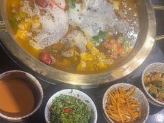 -顶顶汤火牛排火锅·经典铜锅涮肉