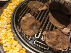 -青瓦炭韩潮烤肉(花园道店)