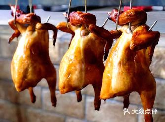 有很多驰名的烧鸡店！今天打卡这家烧鸡店刚开业过来试一