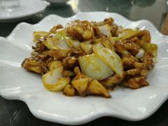 酱爆牛蛙-万人缘酒楼