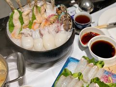 -红鼎豆捞·非遗鲍皇汤火锅(宝丰路店)