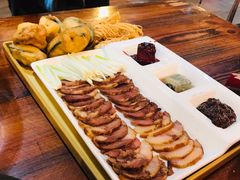 大饼卷一切-老姑砂锅·烧烤天津菜(体北道店)