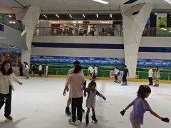 -正佳冰河湾真冰滑冰场