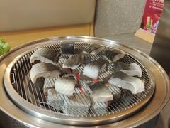 -围炉肉舍•炭烤活鳗•丹东海鲜烤肉(步行街店)