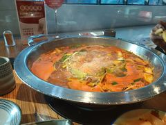 -野山舂·贵州现舂酸汤火锅(鸿通城店)