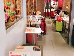 -麦当劳(汉口火车站候车室店)