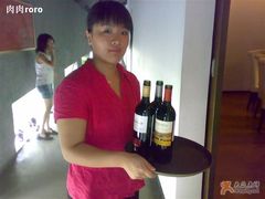 美酒与美服务员-尚水长廊铁板烧(荣祥广场店)