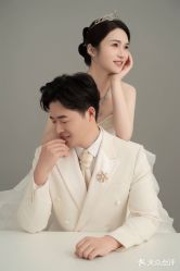 -雪中彩影婚纱摄影·微光艺术中心