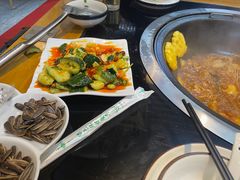 -炖四方东北铁锅炖·烧烤小龙虾(中豪国际店)