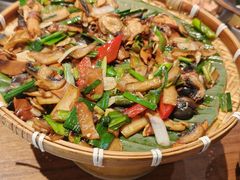 -云海肴·汽锅鸡·云南菜(天山百盛优客店)