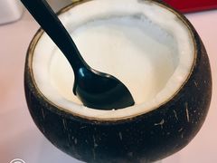 -志龙皇冠吃货椰子铺