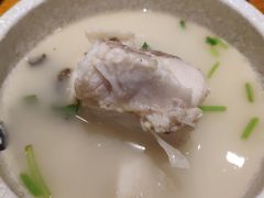 大砂锅炖鱼头-丹江渔村(望京店)