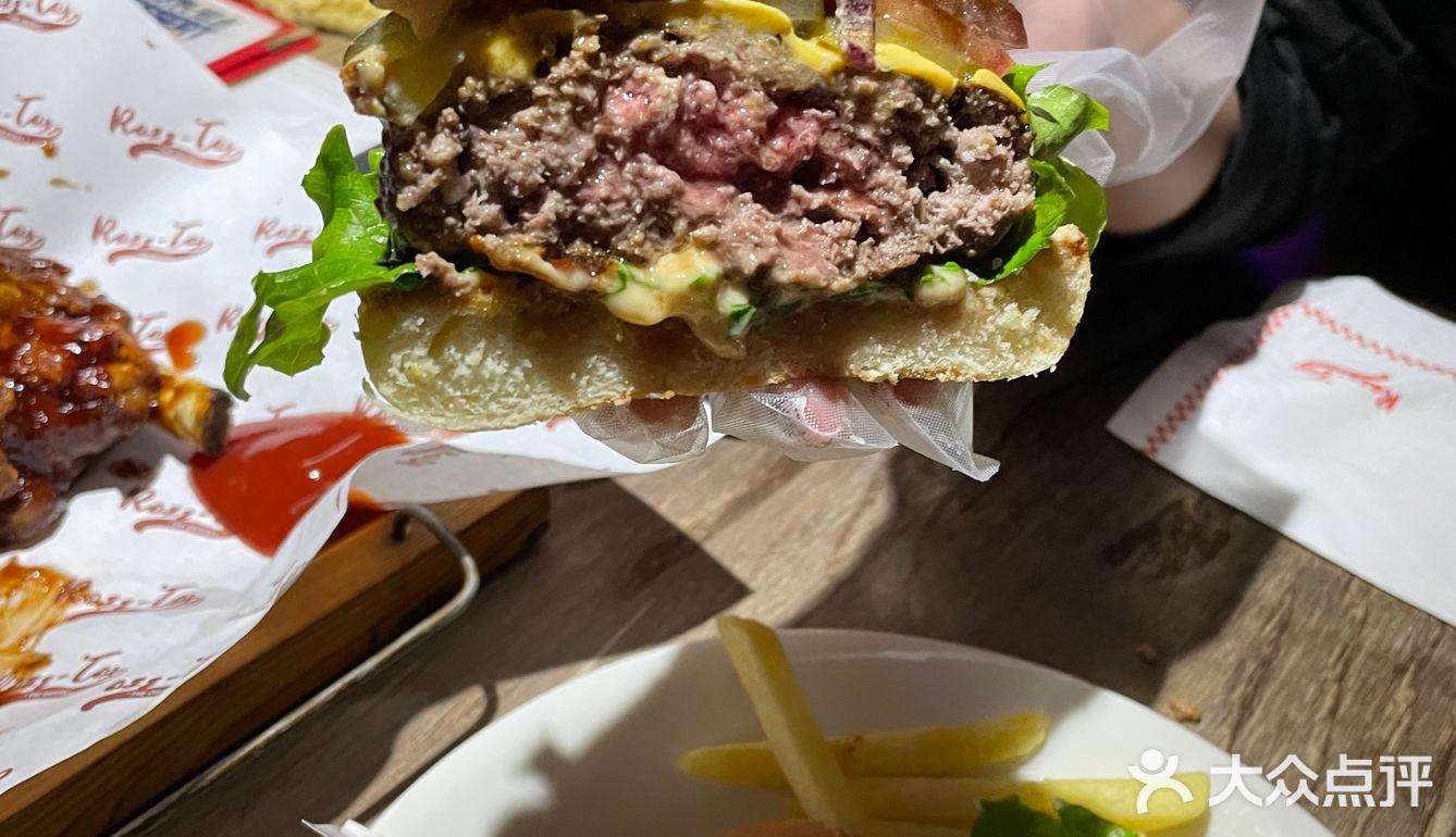 沈阳美式餐吧天花板