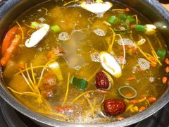 酸萝卜鸭架汤-守柴炉烤鸭(科华中路王府井店)