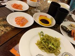 -三英温泉度假酒店-自助餐厅
