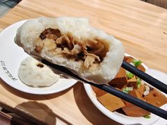 大明山珍素包-凤起龙游老面包子(凯德晶品店)