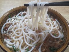 -正宗铅山黄老六米粉店