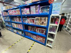 -逝水玩具折扣店