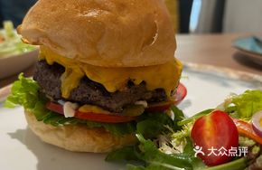MEME Beef Burger