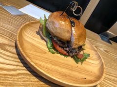 牛泰极-龙治汉堡(中华城店)