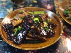 腊肉炒蕨粑-苗湘食府(十年店)