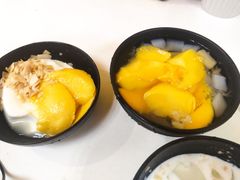 -志龙皇冠吃货椰子铺