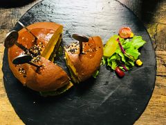 -HIGH FIVE哈福手工汉堡(桂林路店)