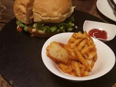 -HIGH FIVE哈福手工汉堡(桂林路店)