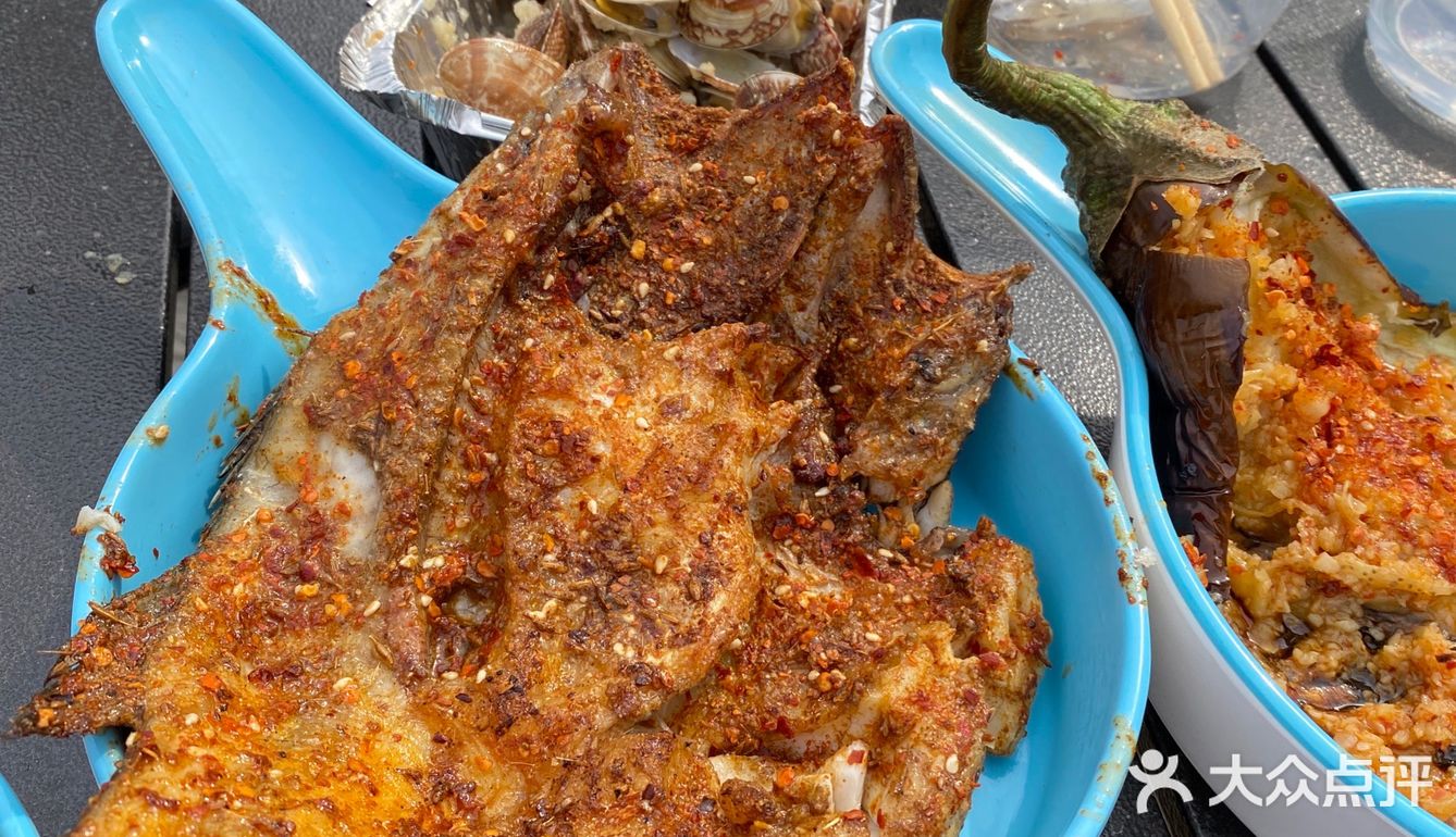 原来生活除了诗和远方，还有烧烤和啤酒