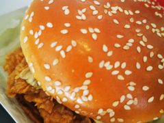 香嫩烤肉堡-肯德基(沪东店)