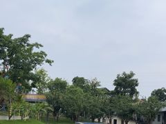 -茅草房·河畔园林火锅