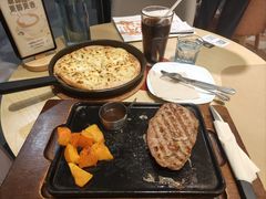-必胜客(康华路店)