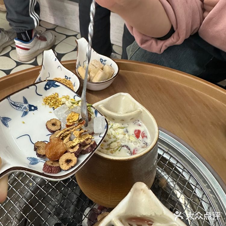 烤棉花糖像在吃做云朵奶油