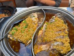 -阿瓦山寨·湘菜现炒·剁椒鱼头王(咸阳总店)