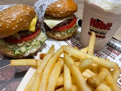-The Habit Burger Grill 哈比特汉堡(爱琴海店)