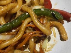 培根时蔬炒乌冬-本处·素食·融合料理(南油店)