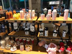 零售区-星巴克臻选(郑州中原万达店)